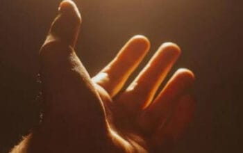 Seni Ikhlas: Makna Sejati Berbuat Baik Tanpa Mengharap Balasan