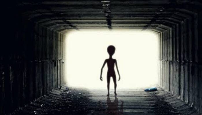 Sinyal dari Luar Angkasa: Menelisik Keberadaan Alien