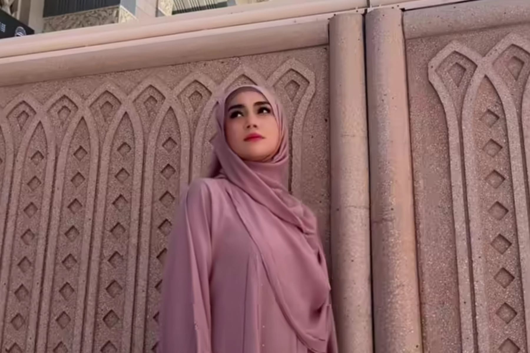 Terungkap! Perjalanan Batin Celine Evangelista Hingga Mantap Memeluk Islam