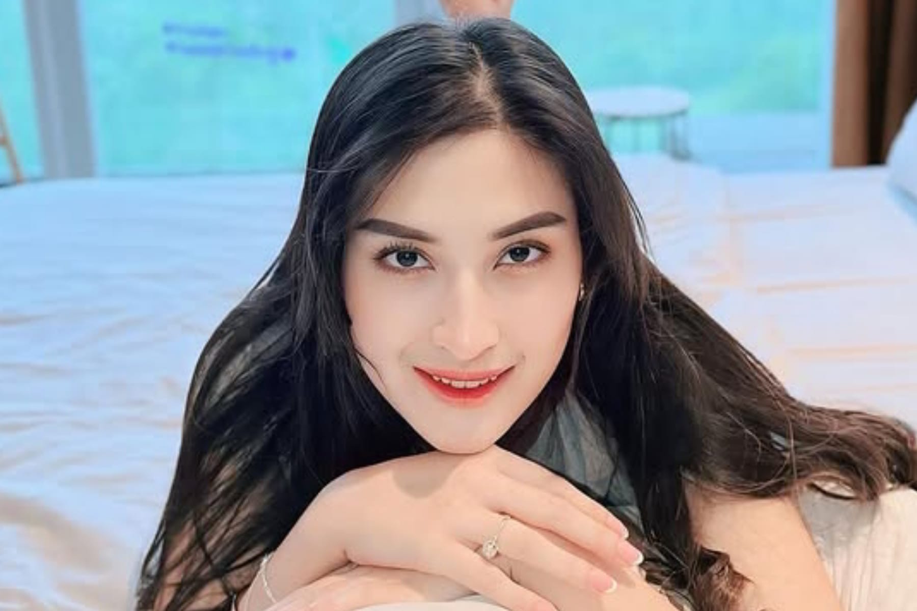 Adly Fairuz dan Angbeen Rishi Resmi Berpisah, Anak Diasuh Sistem Co-Parenting