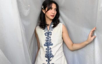 Aksi Manis Sheila Dara: Rela Jongkok Demi Foto Terbaik Dion Wiyoko