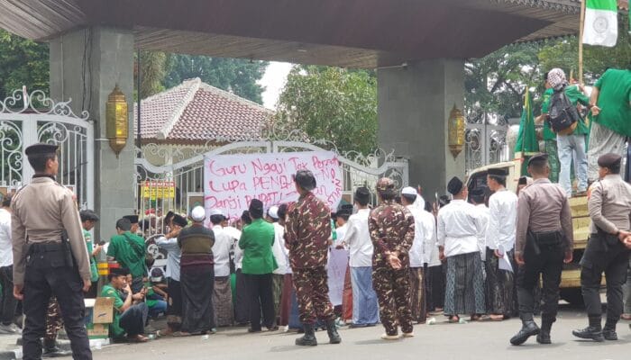 Aksi Panas di Pendopo Cianjur! Banser Tagih Janji Rp25 Juta untuk RT