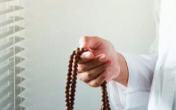 Ayo Berhenti Sejenak! Panduan Kilat Muhasabah Diri Jelang Tahun Baru 3 Ayo Berhenti Sejenak! Panduan Kilat Muhasabah Diri Jelang Tahun Baru