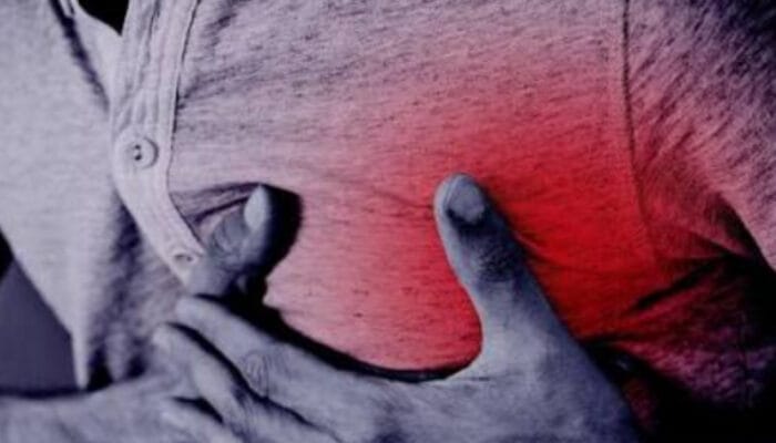 Bukan Cuma Nyeri Dada: Kenali Tanda Tipikal dan Atipikal Serangan Jantung