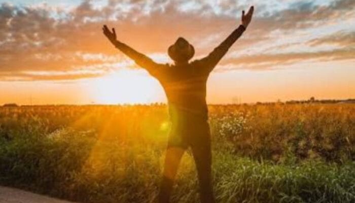 Bukan Sekadar Nasihat Kuno: Makna Sebenarnya “Jangan Mengejar Wanita”