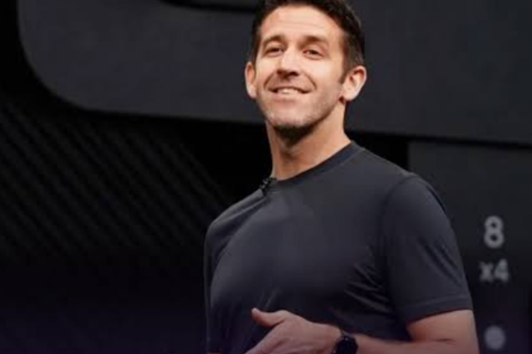 Bursa Calon CEO Apple: John Ternus Pimpin Daftar Gantikan Tim Cook yang Pensiun 2026