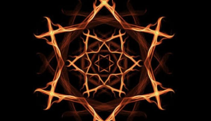 Debat Paranormal: Santet, Mitos Kuno atau Ancaman Nyata?