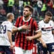 Dilema Penyerang AC Milan: Santiago Gimenez Diincar Klub Inggris