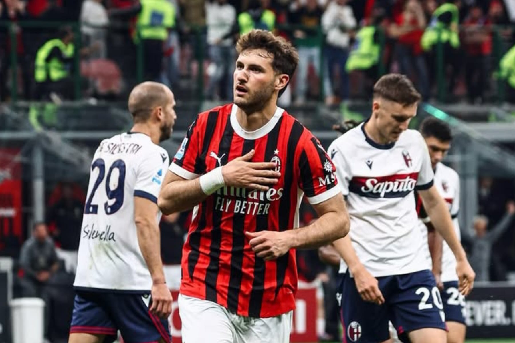 Dilema Penyerang AC Milan: Santiago Gimenez Diincar Klub Inggris