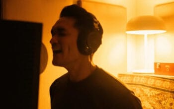 Duka Sang Sahabat: Afgan Kenang Sosok Ibunda Raisa sebagai Ibu yang Luar Biasa 12 Duka Sang Sahabat: Afgan Kenang Sosok Ibunda Raisa sebagai Ibu yang Luar Biasa