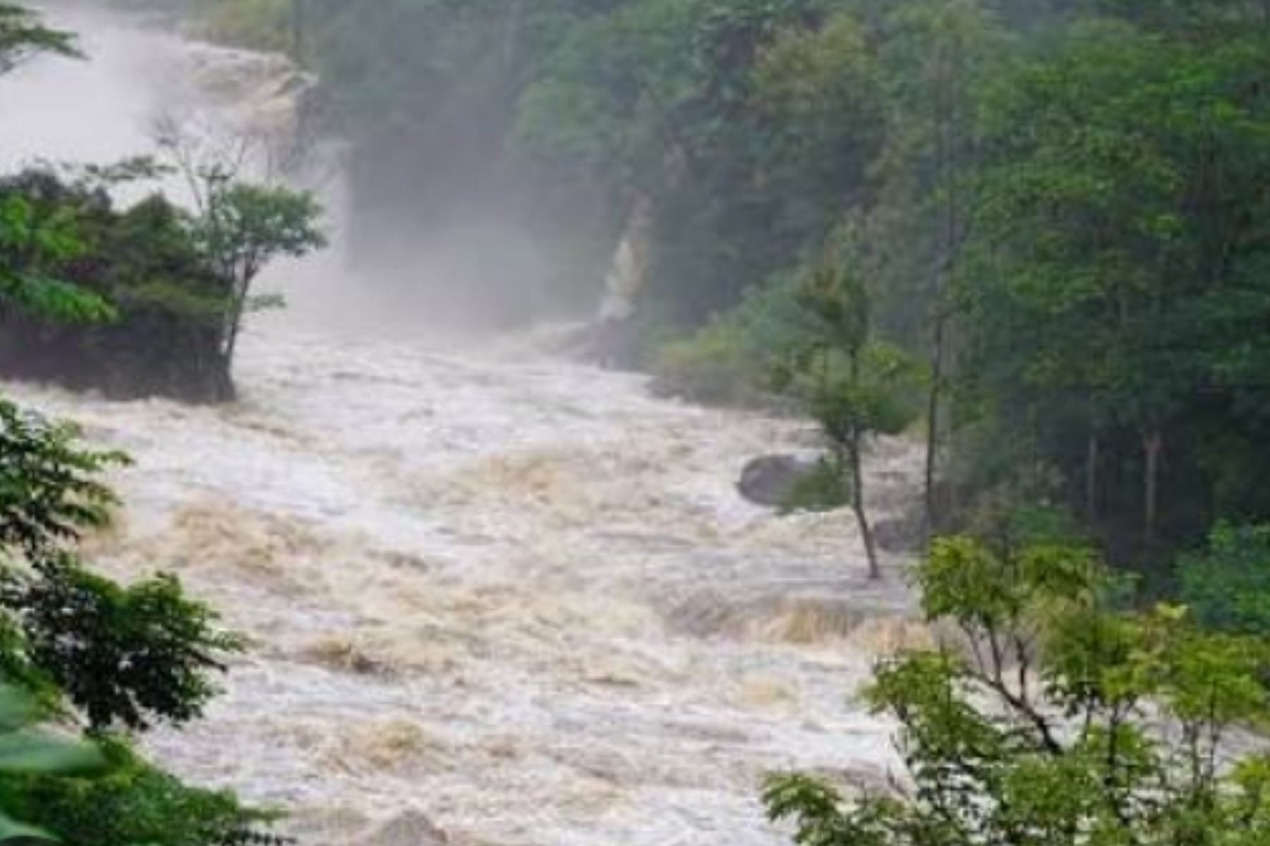 Duka Vietnam: Banjir Dahsyat Renggut Puluhan Nyawa