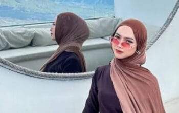 Heboh MUA Berhijab Lombok "Sister Hong": Ternyata Laki-laki 3 Heboh MUA Berhijab Lombok "Sister Hong": Ternyata Laki-laki