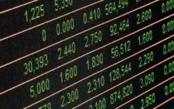 IHSG Gagal Pertahankan Rekor, Aksi Ambil Untung Tekan Saham Konglomerat