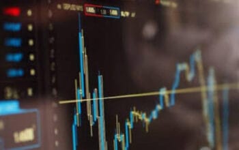 IHSG Terkoreksi 0,56% Tinggalkan Level 8.500, Saham Bank Jumbo dan BREN Jadi Pemberat Utama