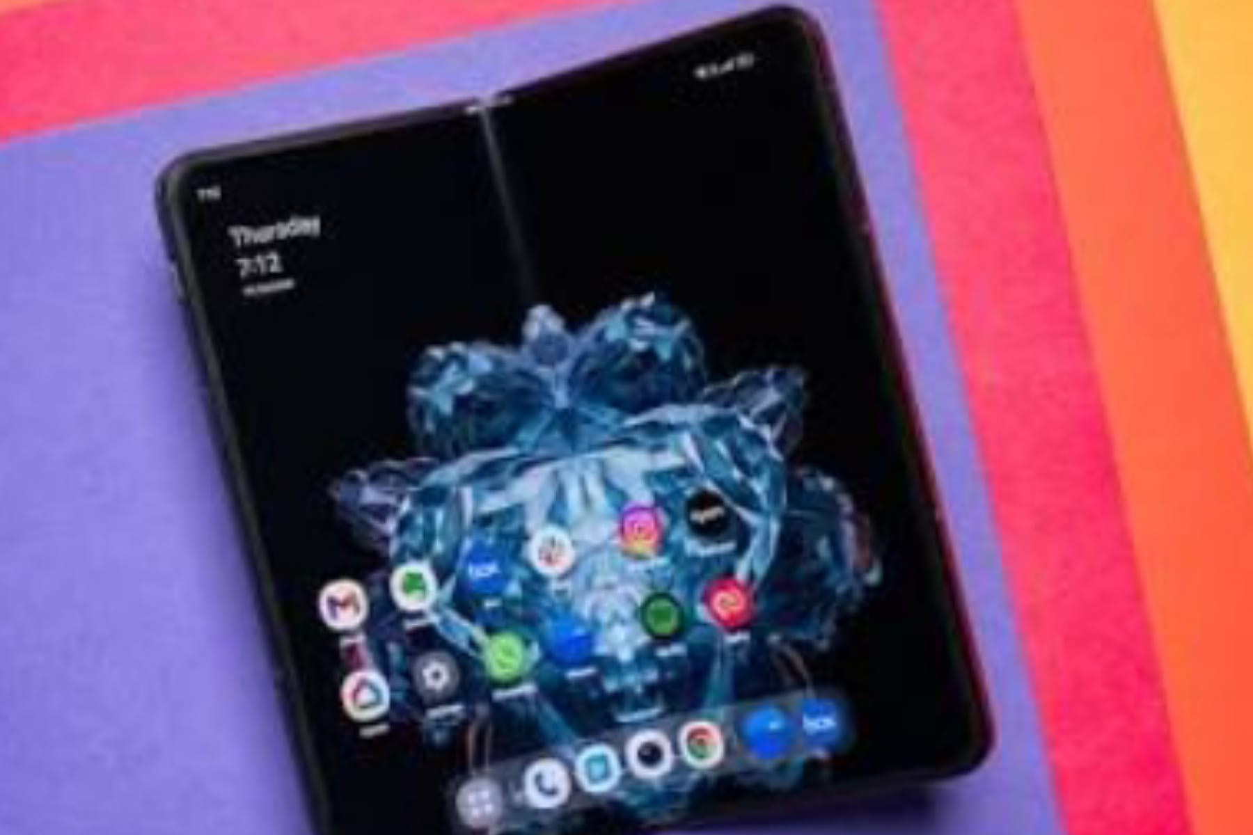 Kabar Gembira: Ponsel Lipat OnePlus Open Mulai Dapatkan Update Android 16