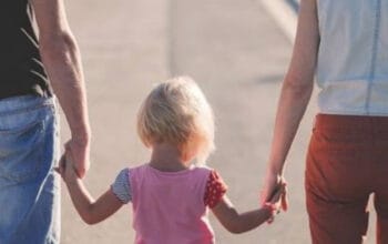 Kapan Usia Ideal Memulai Co-Parenting? Panduan Pola Asuh Pasca Perceraian 14 Kapan Usia Ideal Memulai Co-Parenting? Panduan Pola Asuh Pasca Perceraian