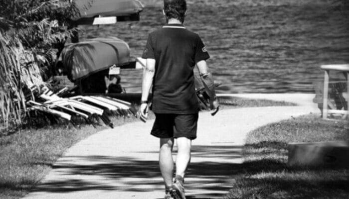 Keberanian untuk Pergi: Mengakhiri Hubungan Bukan Tanda Kelemahan