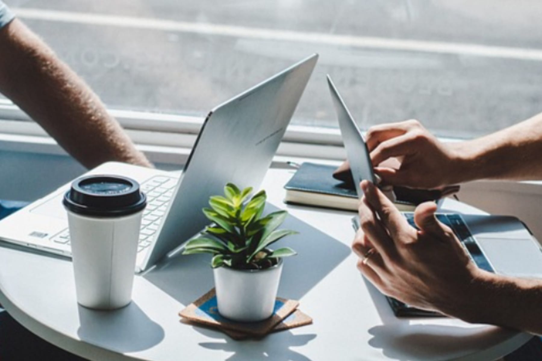 Kekuatan Fokus: Rahasia Sukses Menekuni Satu Bidang Pekerjaan 1 Kekuatan Fokus: Rahasia Sukses Menekuni Satu Bidang Pekerjaan