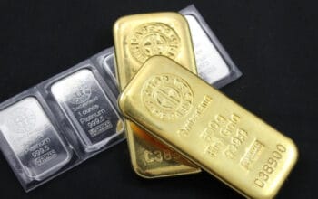 Kilau Investasi: Emas vs Perak, Mana yang Lebih Menjanjikan? 6 Kilau Investasi: Emas vs Perak, Mana yang Lebih Menjanjikan?