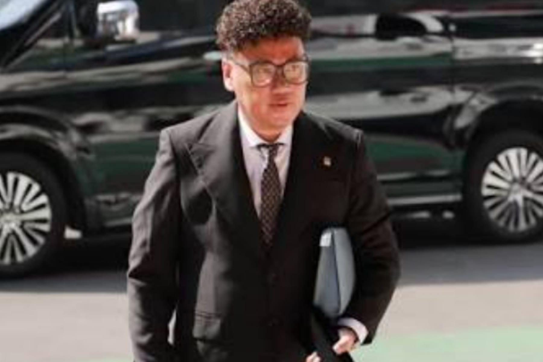 Kisah Uya Kuya Saat Rumah Dijarah Massa: Warga Sempat Bantu, Polisi Kalah Jumlah 1 Kisah Uya Kuya Saat Rumah Dijarah Massa: Warga Sempat Bantu, Polisi Kalah Jumlah