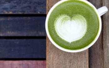 Kopi vs Matcha: Mana Pilihan Terbaik untuk Energi dan Fokus Harian Anda?