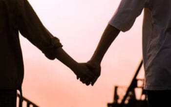 Mandiri dalam Cinta: Menjadi Pasangan yang Mencintai Tanpa Ketergantungan Emosional Berlebihan