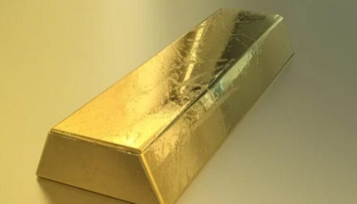 Mengapa Emas? Menguak Keuntungan Krusial Investasi Logam Mulia