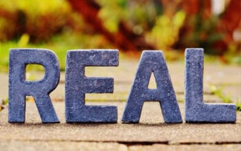 Merangkul Realitas: Kunci Ketangguhan Mental di Tengah Badai Kehidupan 4 Merangkul Realitas: Kunci Ketangguhan Mental di Tengah Badai Kehidupan