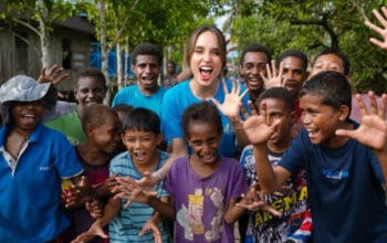 Pelajaran dari Asmat: Cinta Laura dan Makna Kemewahan