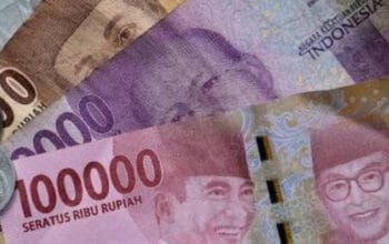 Rupiah Ditutup Tipis di Rp16.700, Rilis PDB Kuartal III Jadi Sorotan 13 Rupiah Ditutup Tipis di Rp16.700, Rilis PDB Kuartal III Jadi Sorotan