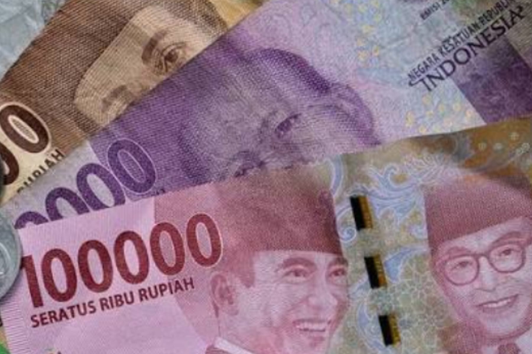 Rupiah Ditutup Tipis di Rp16.700, Rilis PDB Kuartal III Jadi Sorotan 1 Rupiah Ditutup Tipis di Rp16.700, Rilis PDB Kuartal III Jadi Sorotan