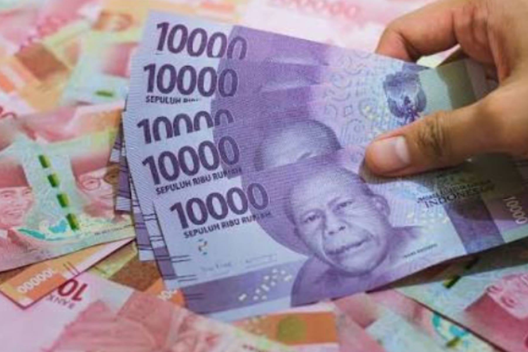 Rupiah Melemah Tembus Rp16.680, Dolar AS Menguat Pasca Meredanya Isu Shutdown 1 Rupiah Melemah Tembus Rp16.680, Dolar AS Menguat Pasca Meredanya Isu Shutdown