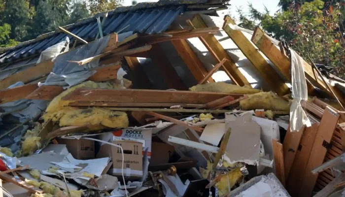 Salat Jumat Berujung Panik: Masjid di SMA Negeri 72 Meledak!