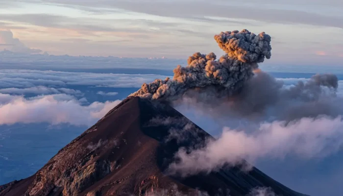 Semeru Erupsi! Semburkan Abu 2.000 Meter