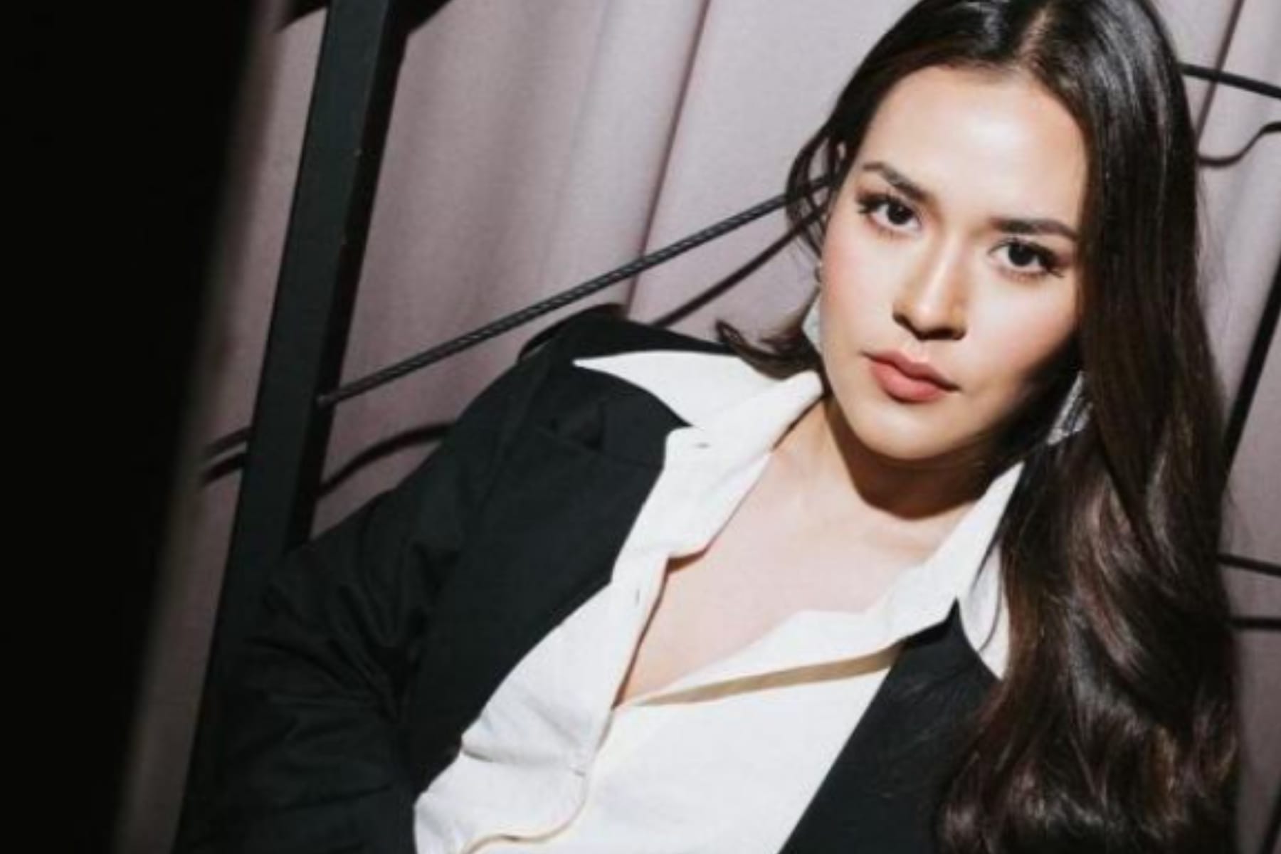 Sidang Mediasi Cerai Raisa dan Hamish Ditunda, Keduanya Kompak Absen