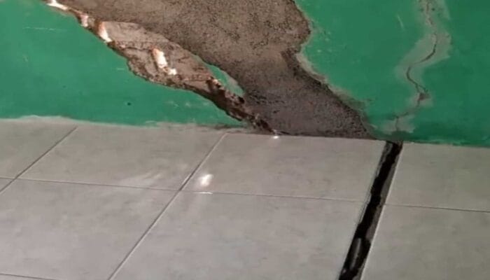 Tanah Bergerak di Cianjur! 4 Rumah Retak, Warga Panik