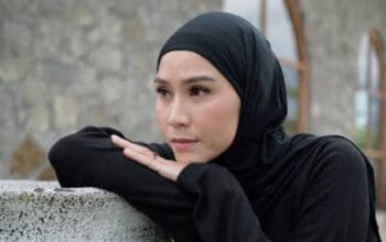 Trik Lama Terbaca: Zaskia Mecca Syok Anaknya Digulung Rok Seragam Hingga Dapat Teguran Sekolah 5 Trik Lama Terbaca: Zaskia Mecca Syok Anaknya Digulung Rok Seragam Hingga Dapat Teguran Sekolah