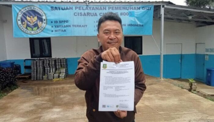 Wujudkan Makanan Bergizi Aman, Dapur SPPG Cisarua 03 Mamih Ungu, Tuntas Kantongi Sertifikat Laik Higiene