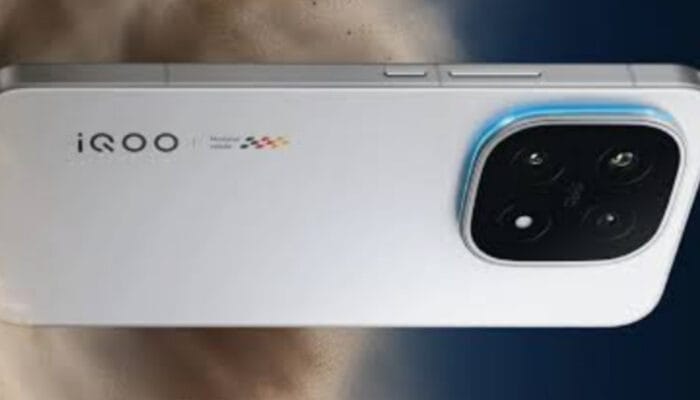 iQOO 15 Terima Update Perdana, Bawa Patch Keamanan November