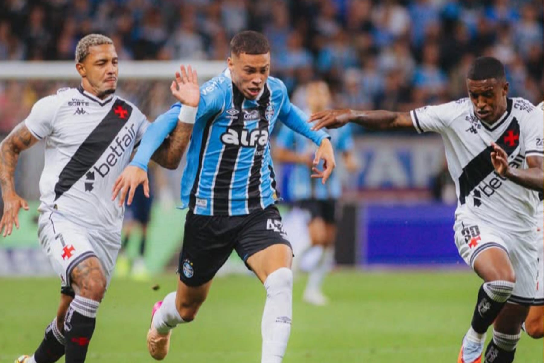 Ambisi Aston Villa: Memburu Bintang Muda Brasil Alysson Edward 1 Ambisi Aston Villa: Memburu Bintang Muda Brasil Alysson Edward