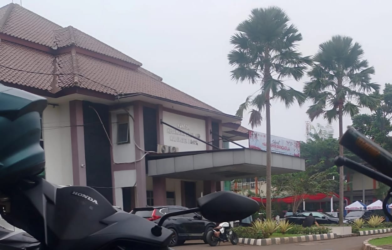 Camat Cileungsi Dinilai 'Bungkam' di Tengah Frustrasi Warganya, Akibat Proyek Box Culvert 2 Bulan Mangkrak 1 Camat Cileungsi Dinilai 'Bungkam' di Tengah Frustrasi Warganya, Akibat Proyek Box Culvert 2 Bulan Mangkrak