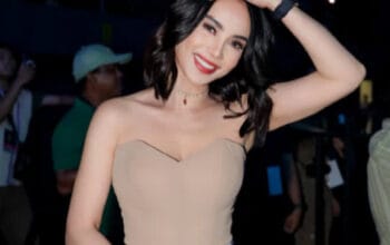 Dearly Djoshua Tegaskan Putus dari Ari Lasso: "Tidak Ada Kata Kembali" 12 Dearly Djoshua Tegaskan Putus dari Ari Lasso: "Tidak Ada Kata Kembali"