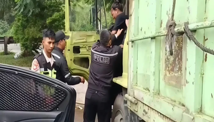 Detik-detik Polisi Bantu Persalinan di Rest Area Tol Cipularang