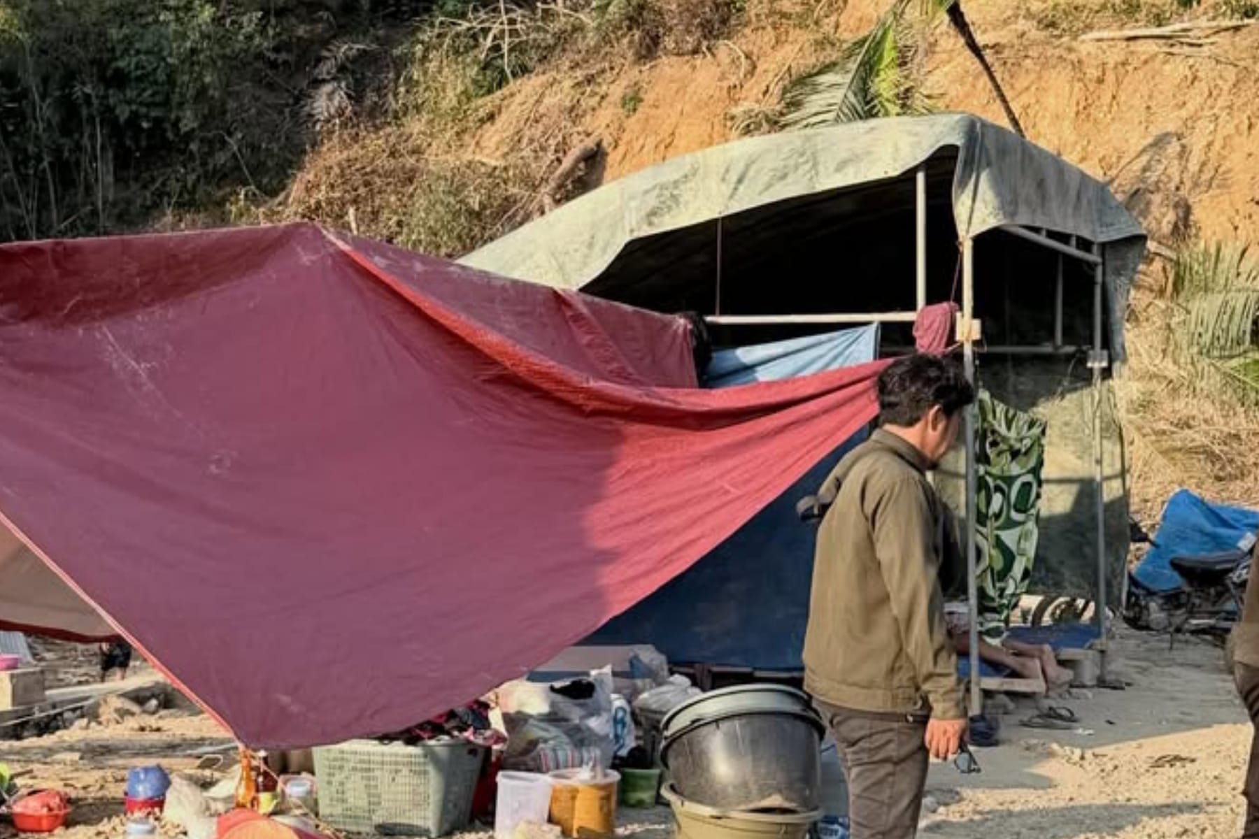 Ferry Irwandi Galang Donasi Rp10 Miliar untuk Korban Bencana