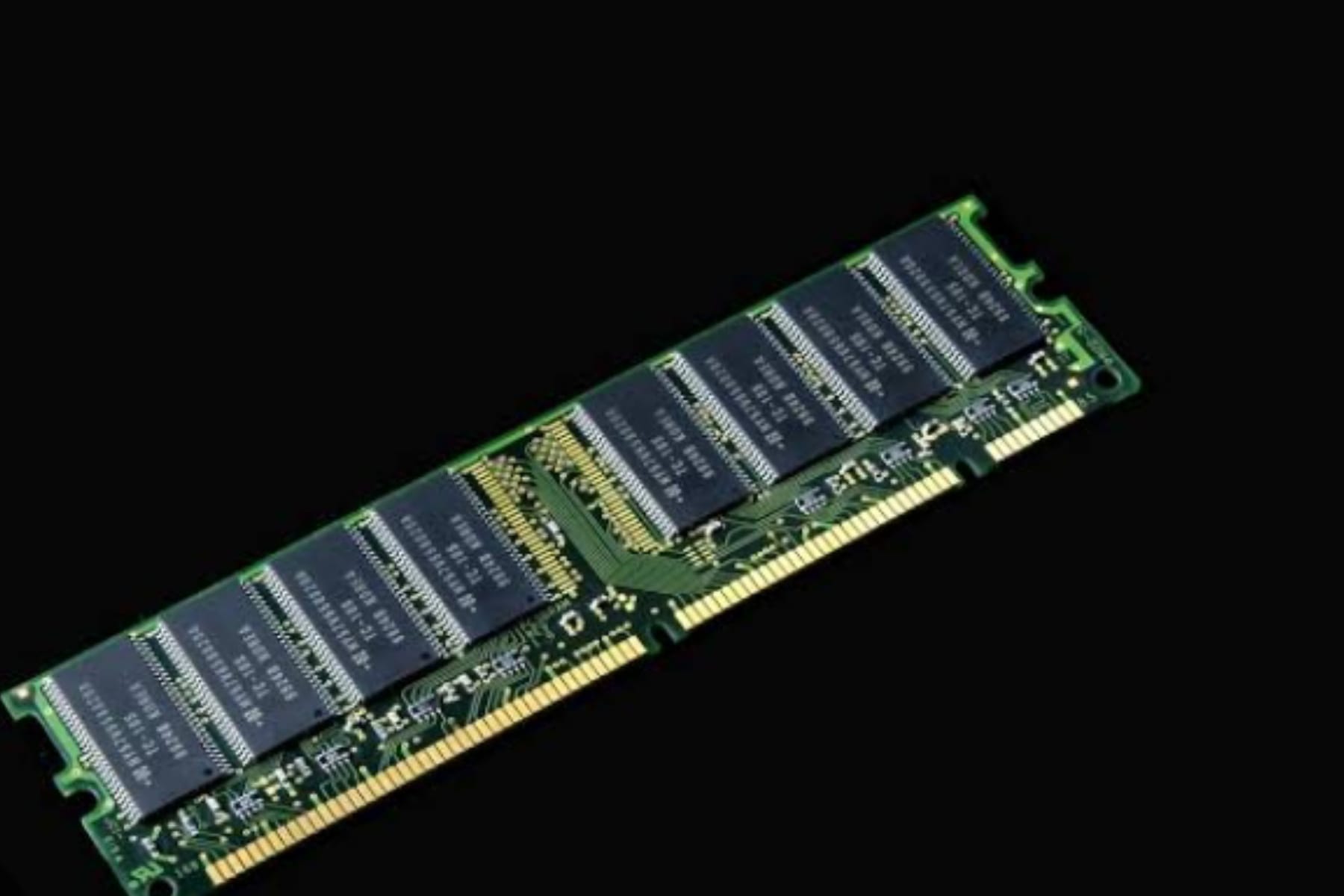 Harga RAM Melejit: Penjualan Motherboard Anjlok 50%, Gamer Serukan Boikot