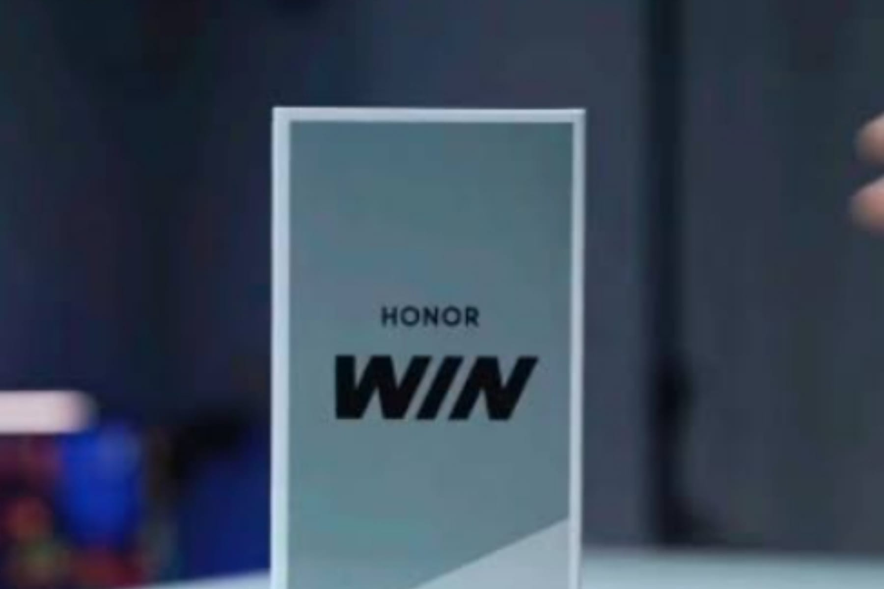 Honor Win: HP Gaming dengan Baterai Monster 10.000mAh