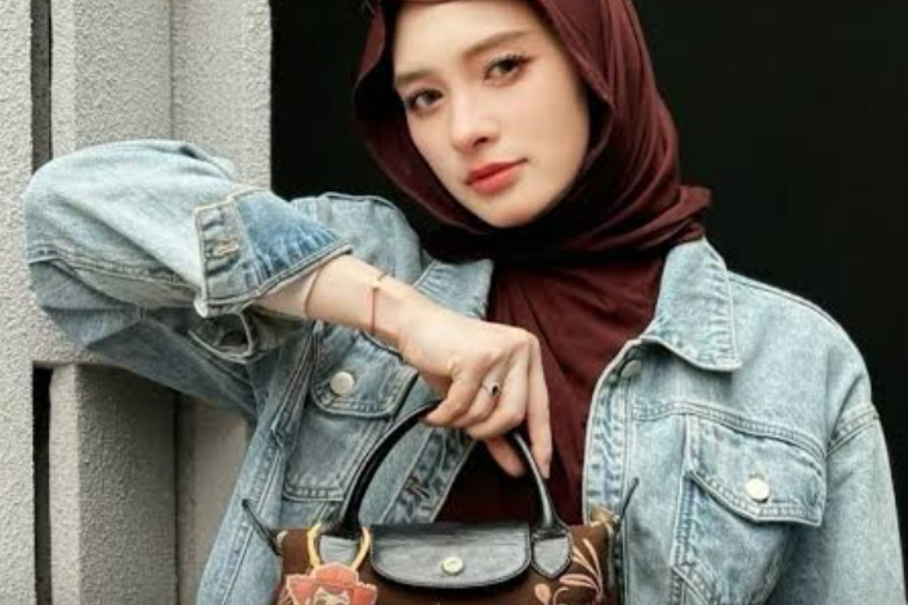 Ibunda Inara Rusli Minta Putrinya Bertanggung Jawab Atas Prahara Pernikahan Siri