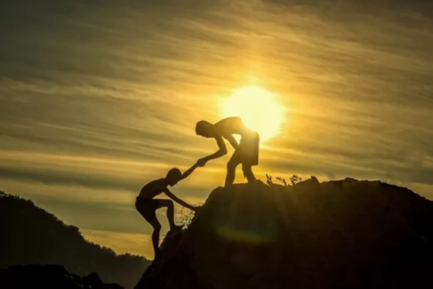 Jembatan Harmoni: Seni Menghargai Orang Lain dalam Berinteraksi