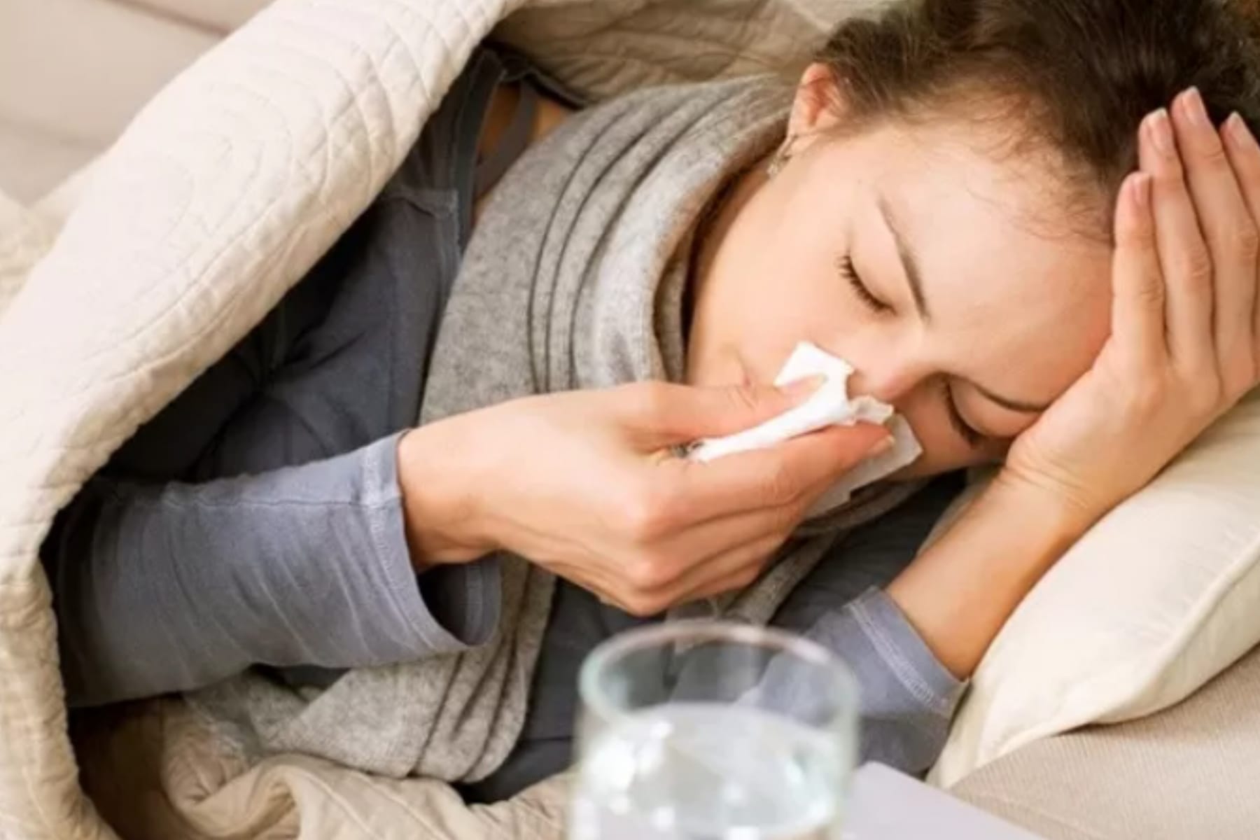 Jurus Ampuh Melawan Dingin: Strategi Jitu Mencegah Sakit di Musim Hujan 1 Jurus Ampuh Melawan Dingin: Strategi Jitu Mencegah Sakit di Musim Hujan