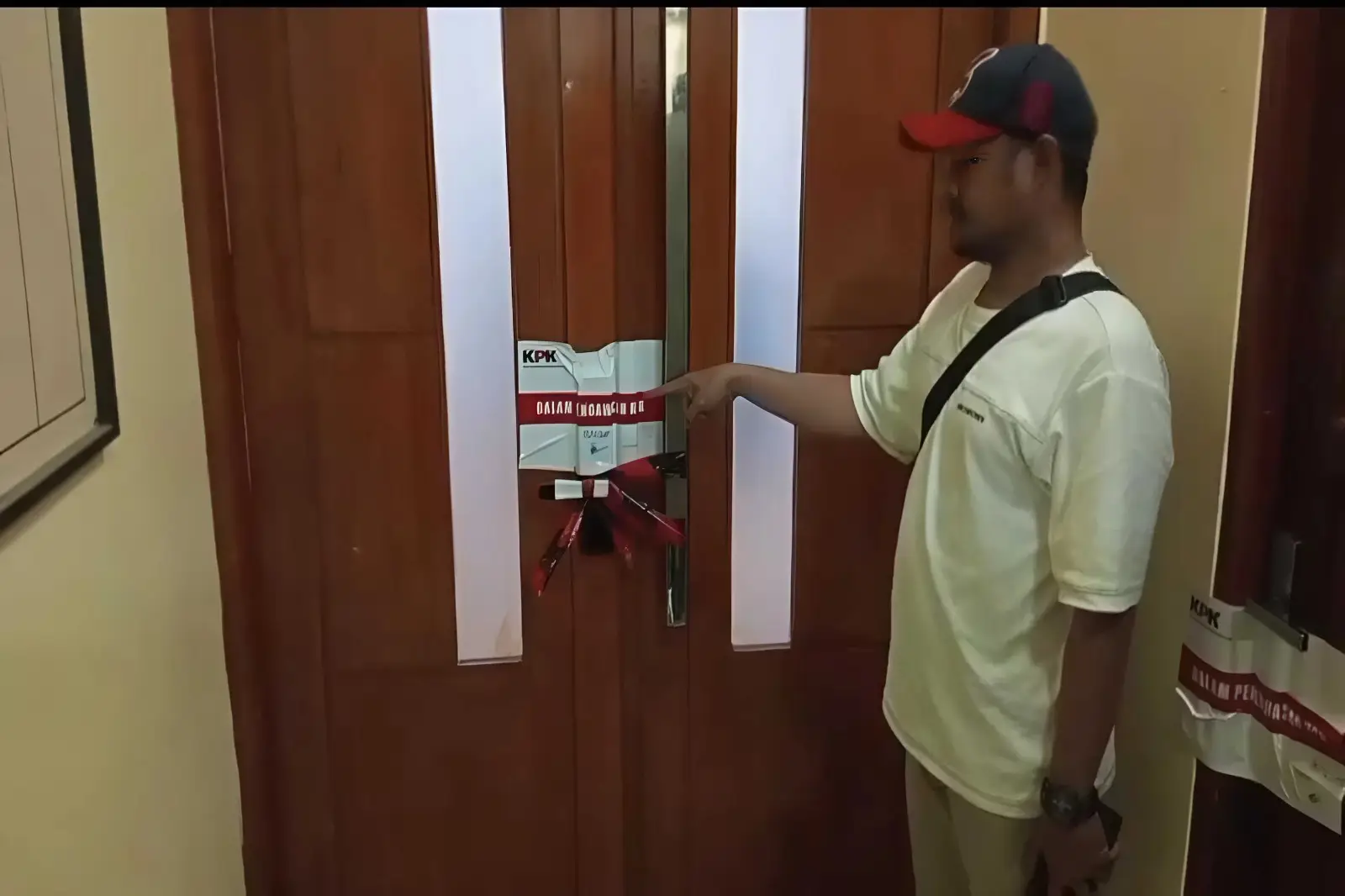 KPK Segel Ruang Kerja Bupati Bekasi, Ada Apa?